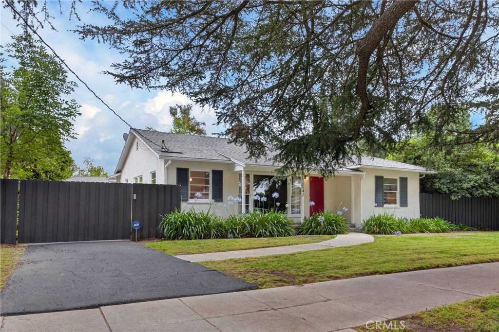 Image 56 of property listing at 10542 White Oak Avenue, Granada Hills, CA 91344