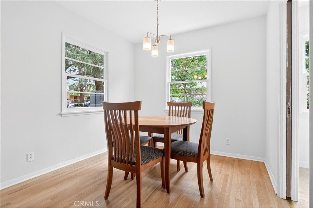 Image 9 of property listing at 10542 White Oak Avenue, Granada Hills, CA 91344
