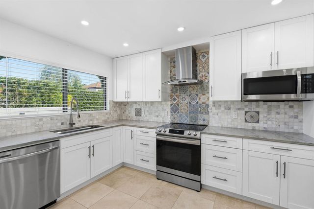 1484 Via Del Sol, Jupiter, FL 33477