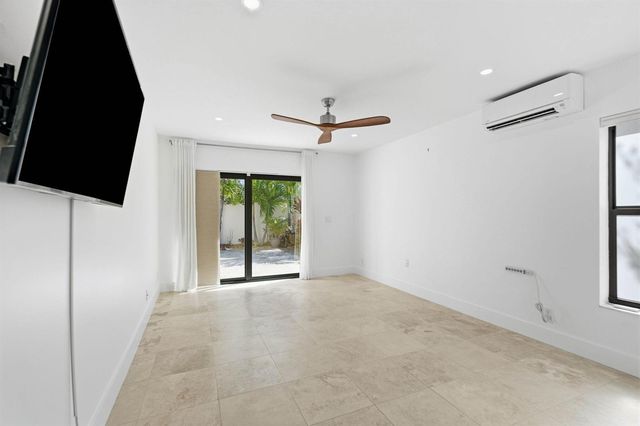 1484 Via Del Sol, Jupiter, FL 33477