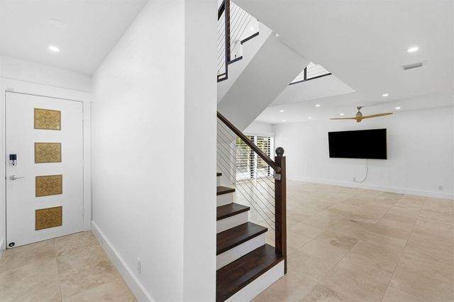 1484 Via Del Sol, Jupiter, FL 33477