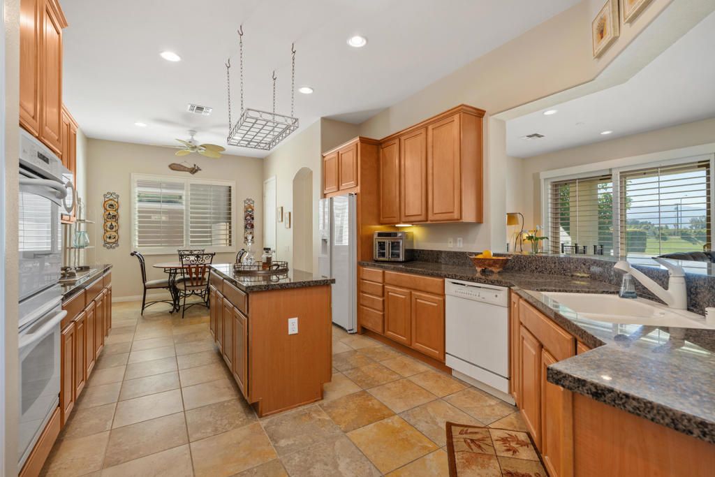 Image 13 of property listing at 40159 Camino Montecito, Indio, CA 92203