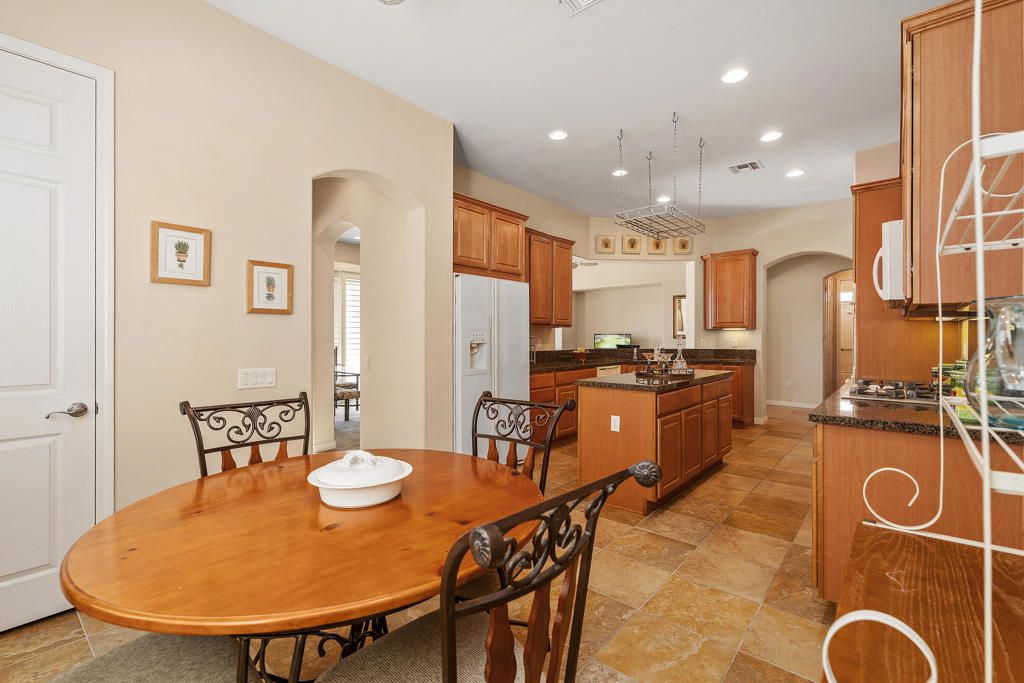 Image 17 of property listing at 40159 Camino Montecito, Indio, CA 92203