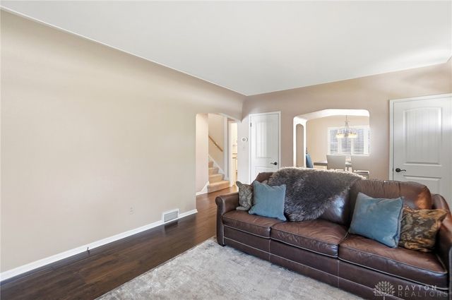 24 Peach Orchard Road, Oakwood, OH 45419