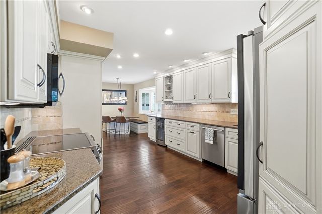 24 Peach Orchard Road, Oakwood, OH 45419