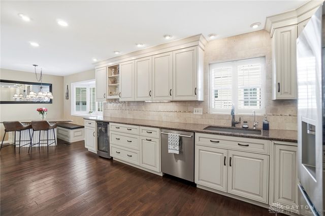 24 Peach Orchard Road, Oakwood, OH 45419