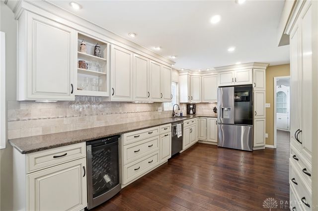 24 Peach Orchard Road, Oakwood, OH 45419