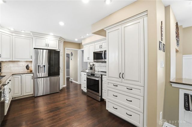 24 Peach Orchard Road, Oakwood, OH 45419