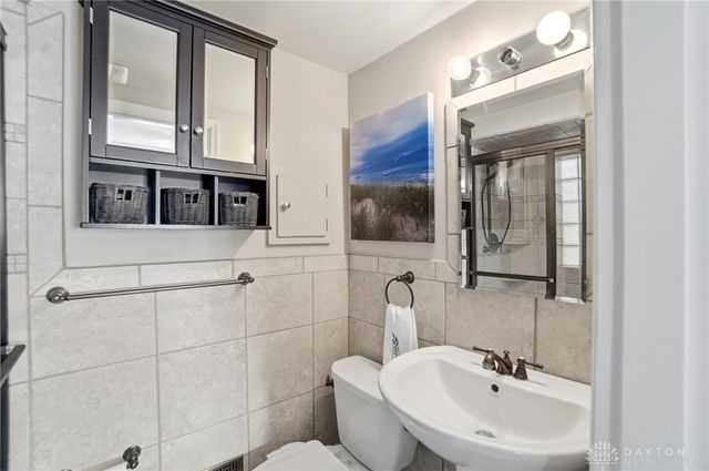 24 Peach Orchard Road, Oakwood, OH 45419