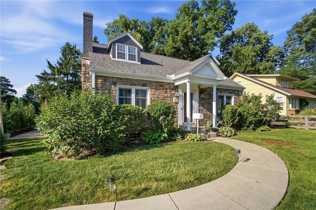 24 Peach Orchard Road, Oakwood, OH 45419