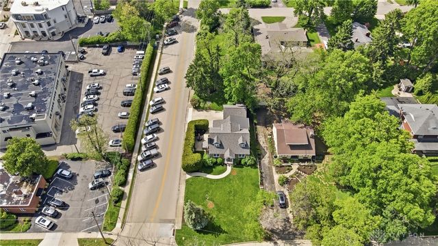 24 Peach Orchard Road, Oakwood, OH 45419