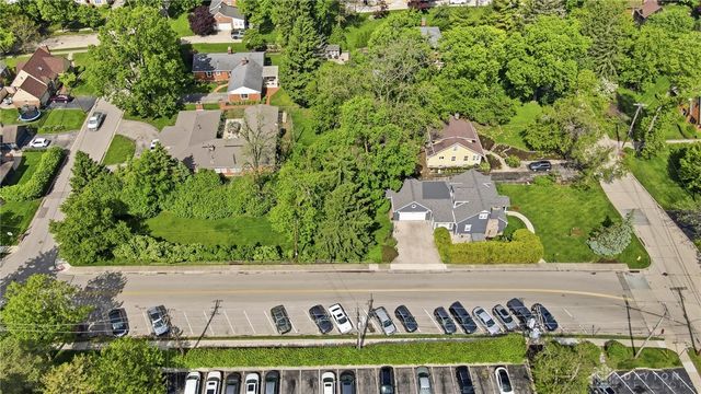 24 Peach Orchard Road, Oakwood, OH 45419