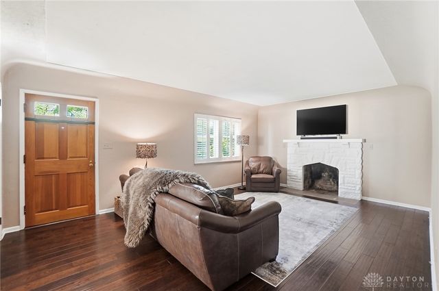 24 Peach Orchard Road, Oakwood, OH 45419