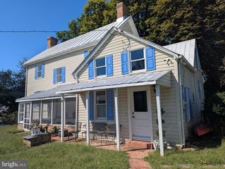 100 WALL ST, Queenstown, MD 21658