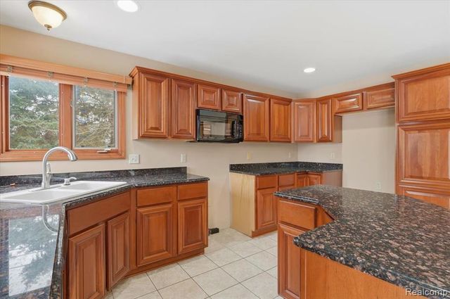 21797 Ambassador Drive, Macomb, MI 48044