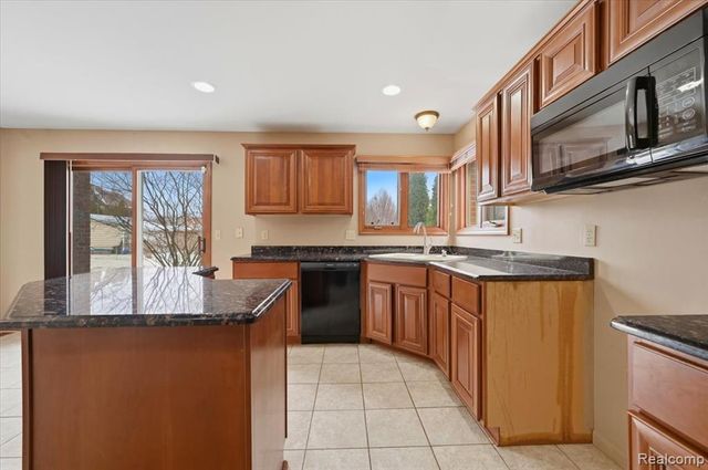 21797 Ambassador Drive, Macomb, MI 48044