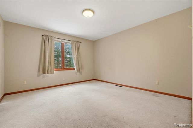 21797 Ambassador Drive, Macomb, MI 48044