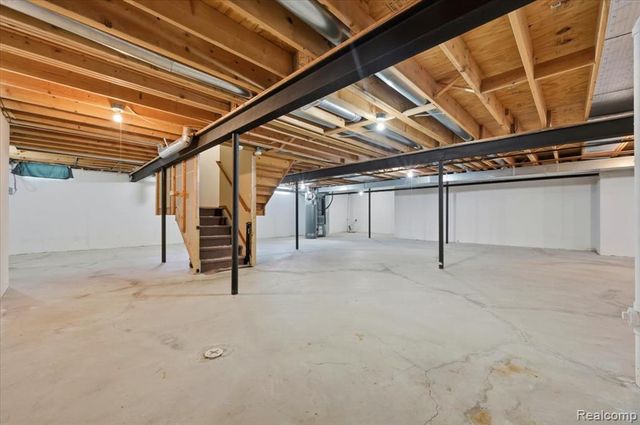 21797 Ambassador Drive, Macomb, MI 48044