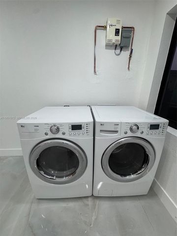 8901 NW 32nd Ave, Miami, FL 33147