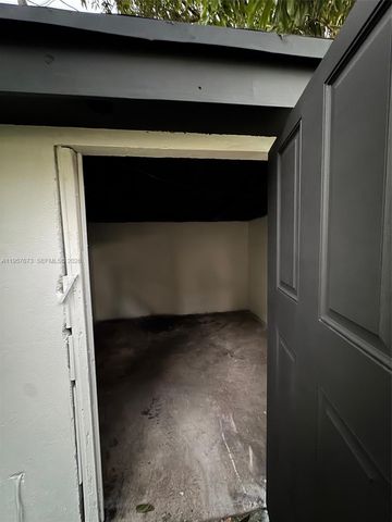 8901 NW 32nd Ave, Miami, FL 33147