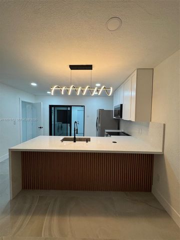 8901 NW 32nd Ave, Miami, FL 33147