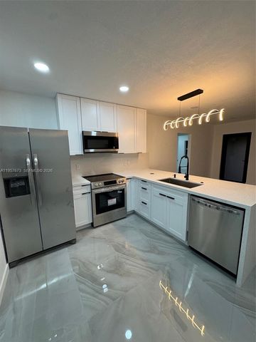 8901 NW 32nd Ave, Miami, FL 33147