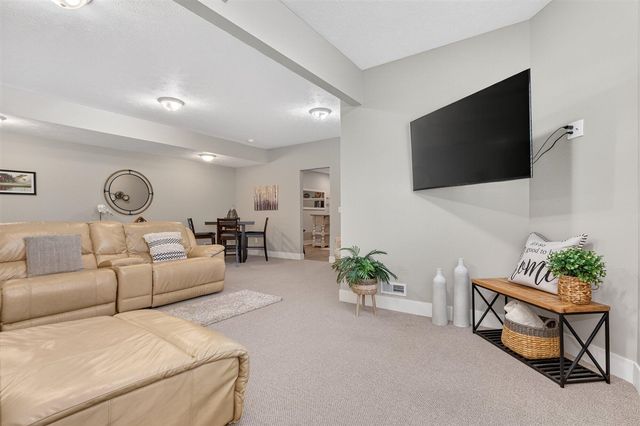 9470 Sassafras Trail, Portage, MI 49002