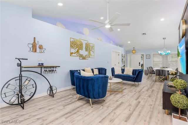 1899 Piccadilly Circus, Naples, FL 34112
