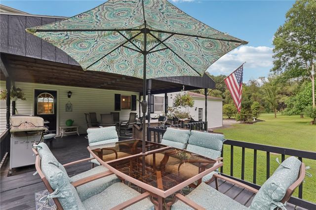 748 Four Mile Run Rd, Ligonier Twp, PA 15658