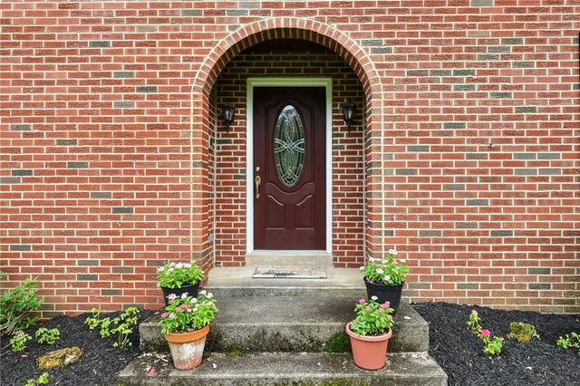 748 Four Mile Run Rd, Ligonier Twp, PA 15658