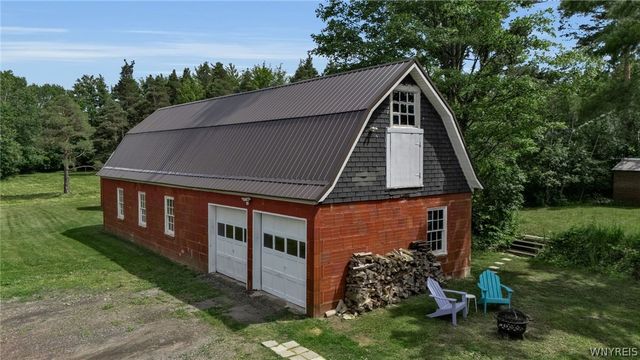 6729 Black Road, Evans, NY 14047