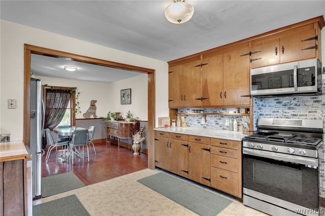 6729 Black Road, Evans, NY 14047