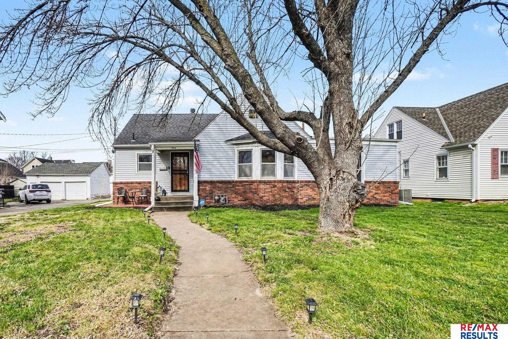 508 S 8 Street, Council Bluffs, IA 51501