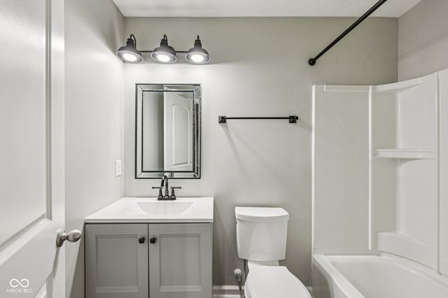 15726 Henady Crossing, Noblesville, IN 46060