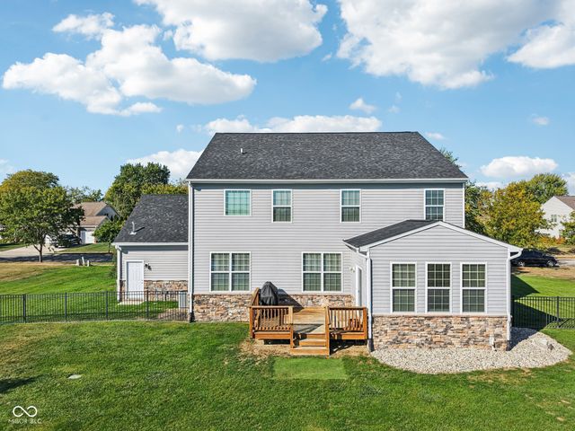 15726 Henady Crossing, Noblesville, IN 46060