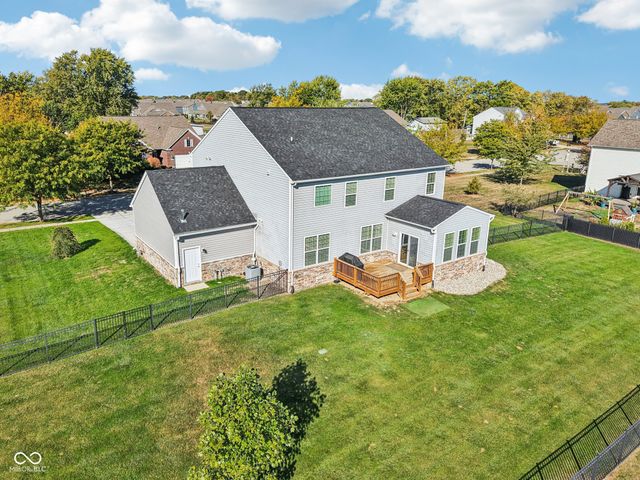 15726 Henady Crossing, Noblesville, IN 46060