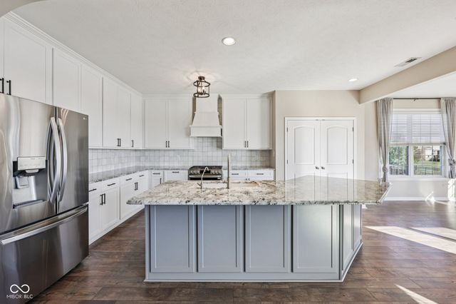 15726 Henady Crossing, Noblesville, IN 46060