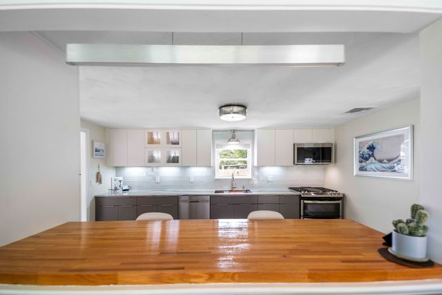 7 Arbeta Road, Hyannis, MA 02601