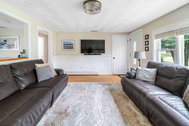 7 Arbeta Road, Hyannis, MA 02601