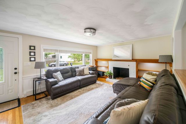 7 Arbeta Road, Hyannis, MA 02601