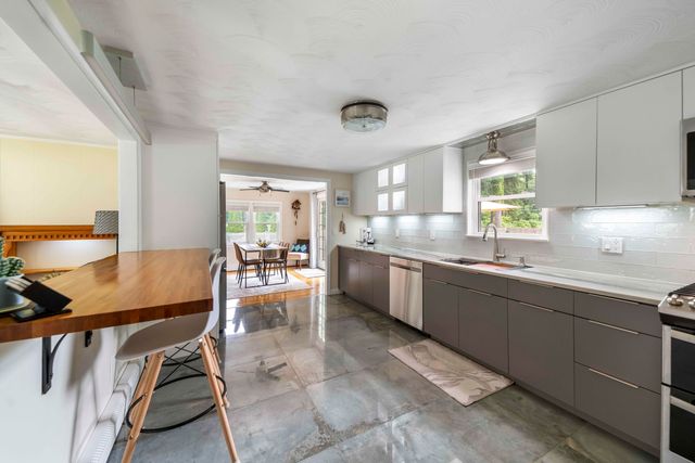 7 Arbeta Road, Hyannis, MA 02601