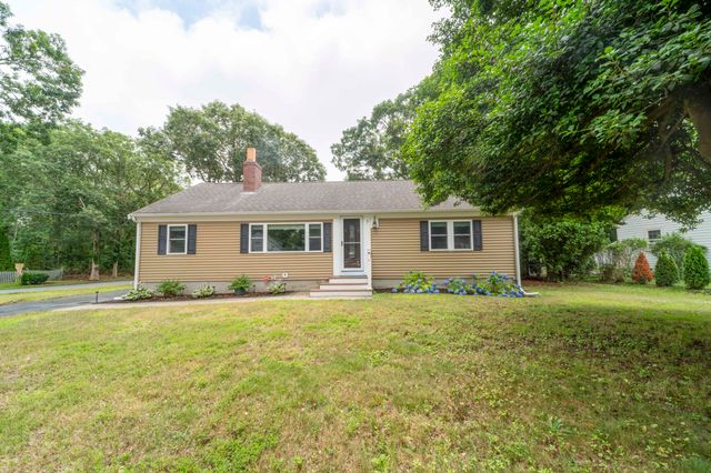 7 Arbeta Road, Hyannis, MA 02601