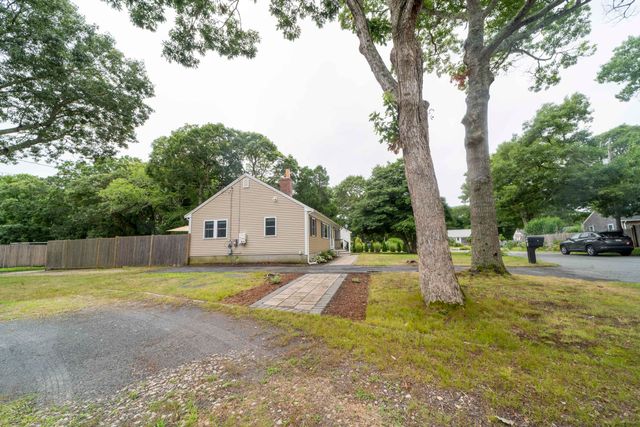 7 Arbeta Road, Hyannis, MA 02601