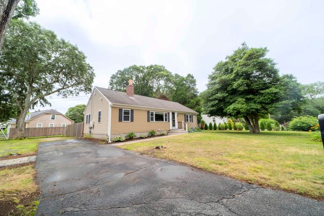 7 Arbeta Road, Hyannis, MA 02601
