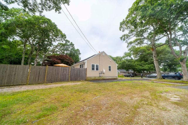 7 Arbeta Road, Hyannis, MA 02601