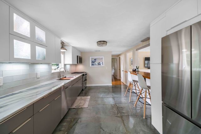 7 Arbeta Road, Hyannis, MA 02601