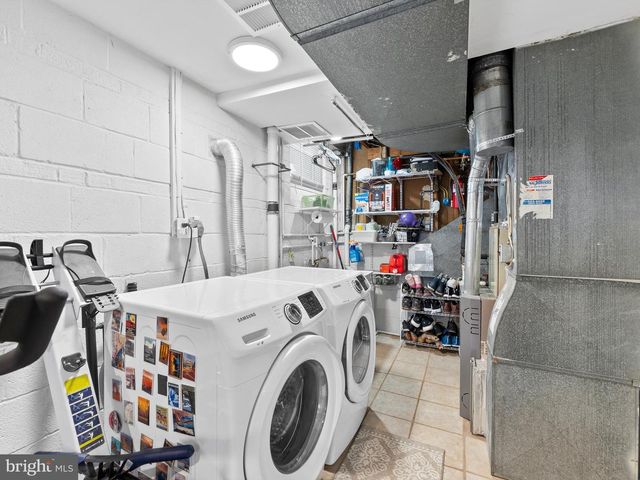5208 LINDSAY ST, Fairfax, VA 22032