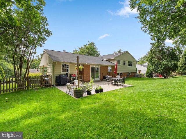 5208 LINDSAY ST, Fairfax, VA 22032
