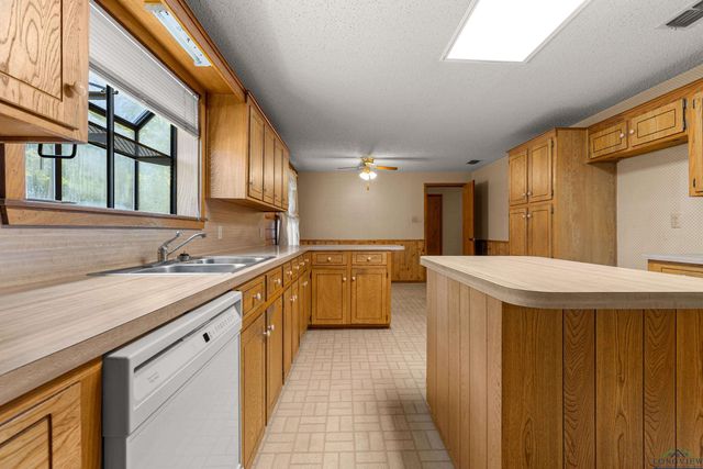 503 Mill Creek Rd, Longview, TX 75605