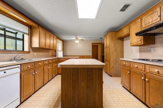 503 Mill Creek Rd, Longview, TX 75605